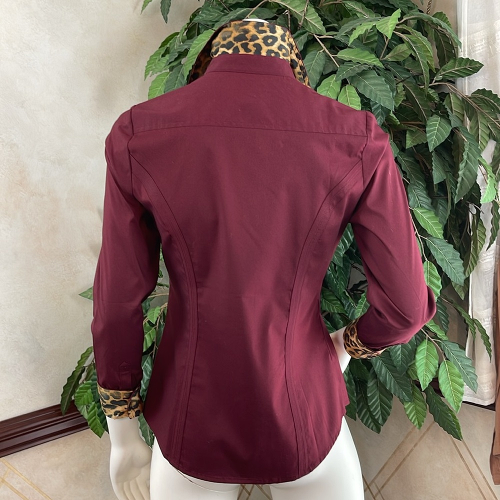 EXPRESS PLUM LEOPARD ACCENT ESSENTIAL SHIRT - Picture 8 of 11